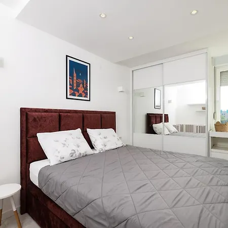 Two Bedroom Near Lidl Zadar